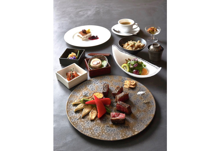 ランチ【銀湾~GINWAN~】魚介のアヒージョ、黒毛和牛・薩摩牛赤身の鉄板焼き含む 7品 7700円