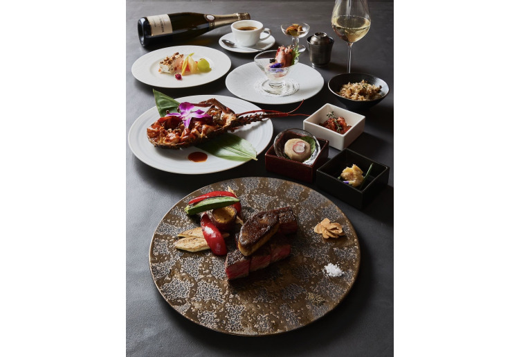 【絢爛~KENRAN~】活蝦夷アワビ、伊勢海老、フォアグラ、薩摩牛の鉄板焼き含む全13品 25000円