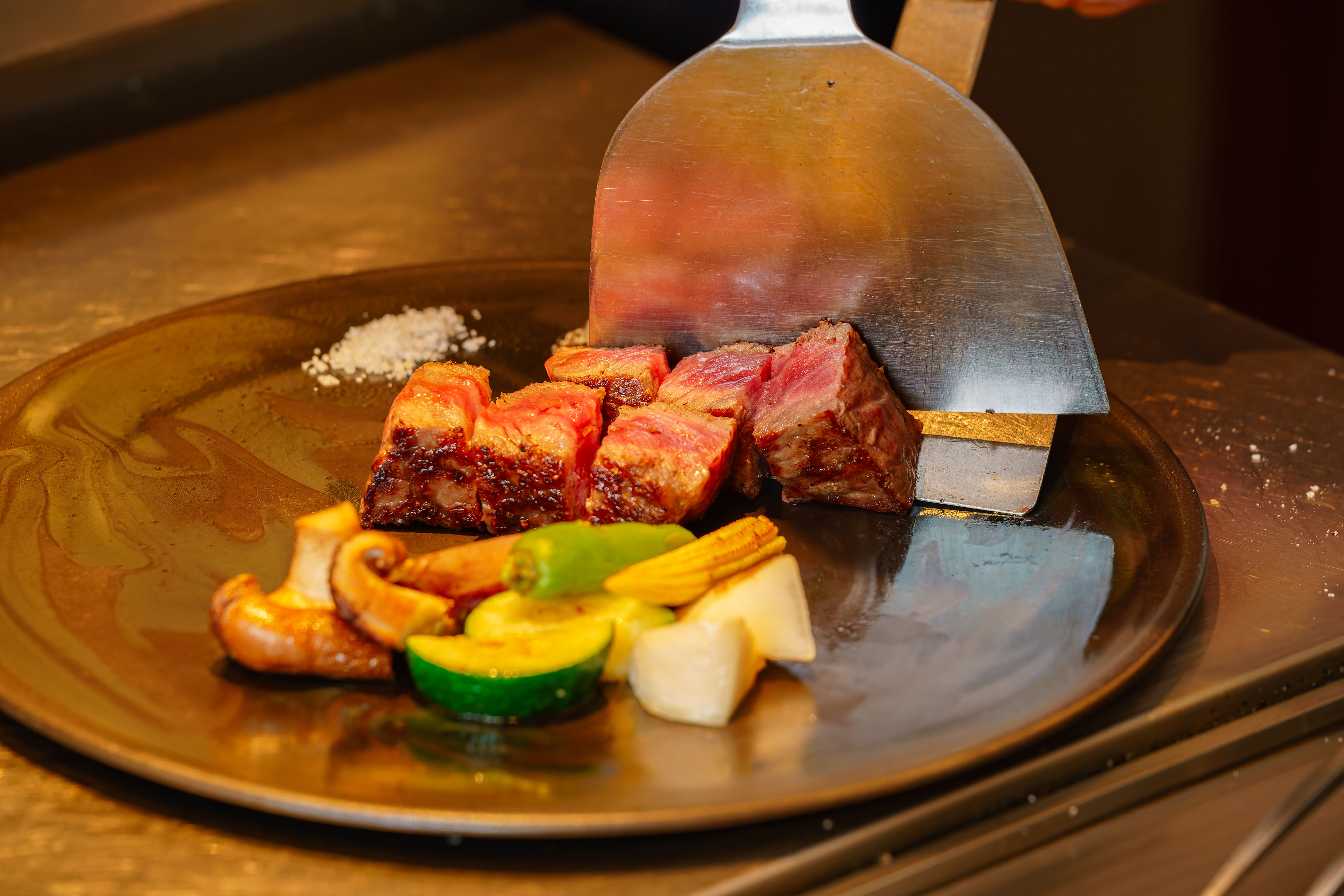【2】【襖 引き手】菊 赤 虫喰い 10個 鹿児島市の鉄板焼きの店｜接待にも｜鉄板 薊-Azami- 鹿児島店【公式】